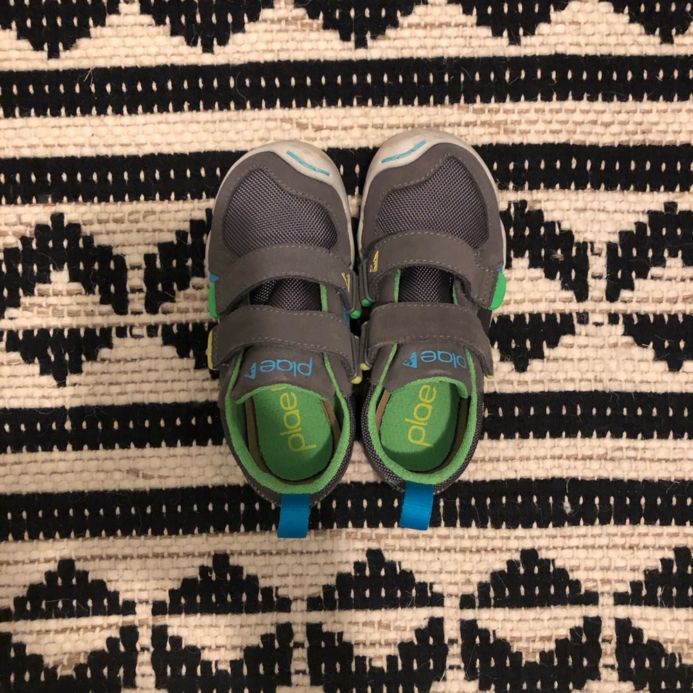 PLAE shoes, size 10